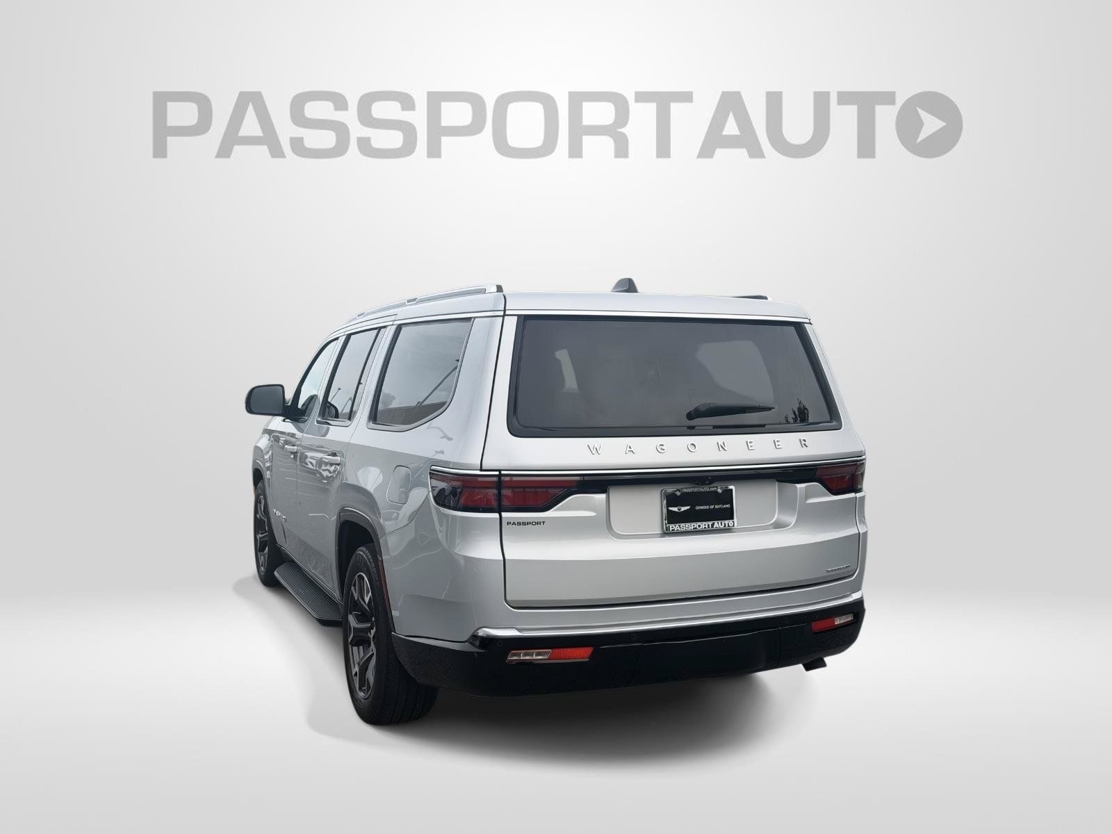 Used 2024 Jeep Wagoneer Series III AWD/4WD image 4