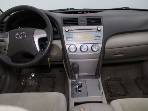 Used 2007 Toyota Camry XLE image 2