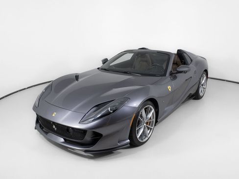 Used 2021 Ferrari 812 GTS RWD image 2