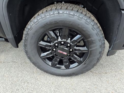 New 2025 GMC Sierra 2500 AT4 w/ AT4 Premium Plus Package image 9