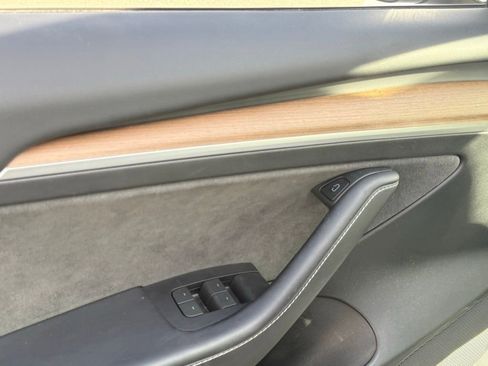 Used 2023 Tesla Model 3 Standard Range image 10