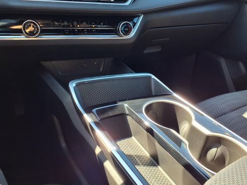 Used 2025 Chevrolet Equinox LT image 12