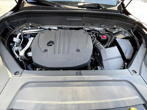 Used 2025 Volvo XC90 B5 Plus w/ Protection Package Premier image 13