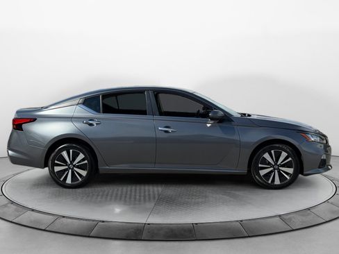 Used 2022 Nissan Altima 2.5 SV AWD/4WD image 8