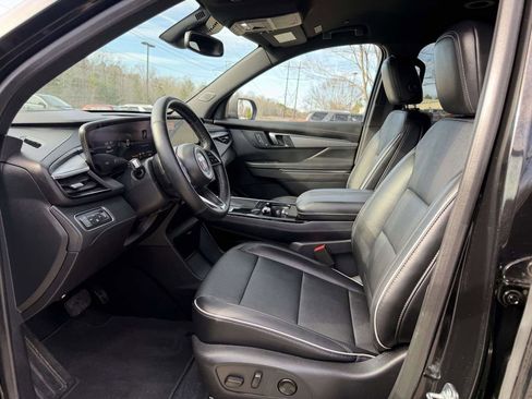 Used 2025 Buick Enclave Preferred image 17