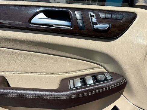 Used 2018 Mercedes-Benz GLE 350 w/ Premium 1 Package image 19