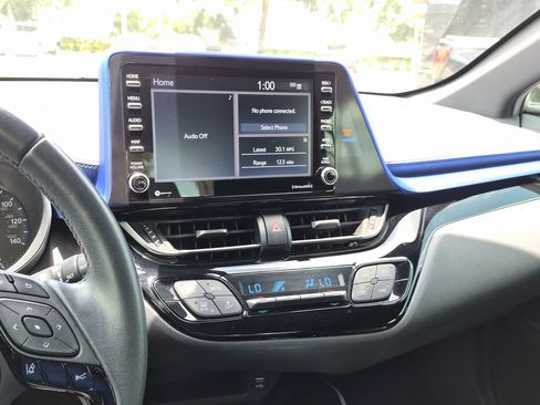 Used 2020 Toyota C-HR XLE FWD image 16