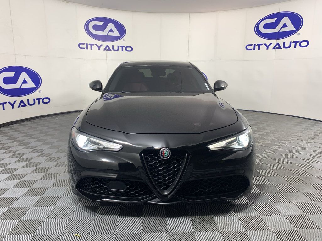 Used 2019 Alfa Romeo Giulia w/ Quick Order Package 22K Sport RWD image 9