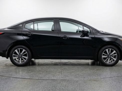Used 2025 Nissan Versa SV image 11