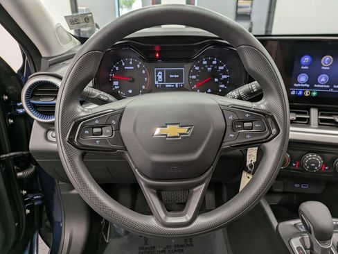 Used 2024 Chevrolet Trax LS w/ LS Convenience Package image 20