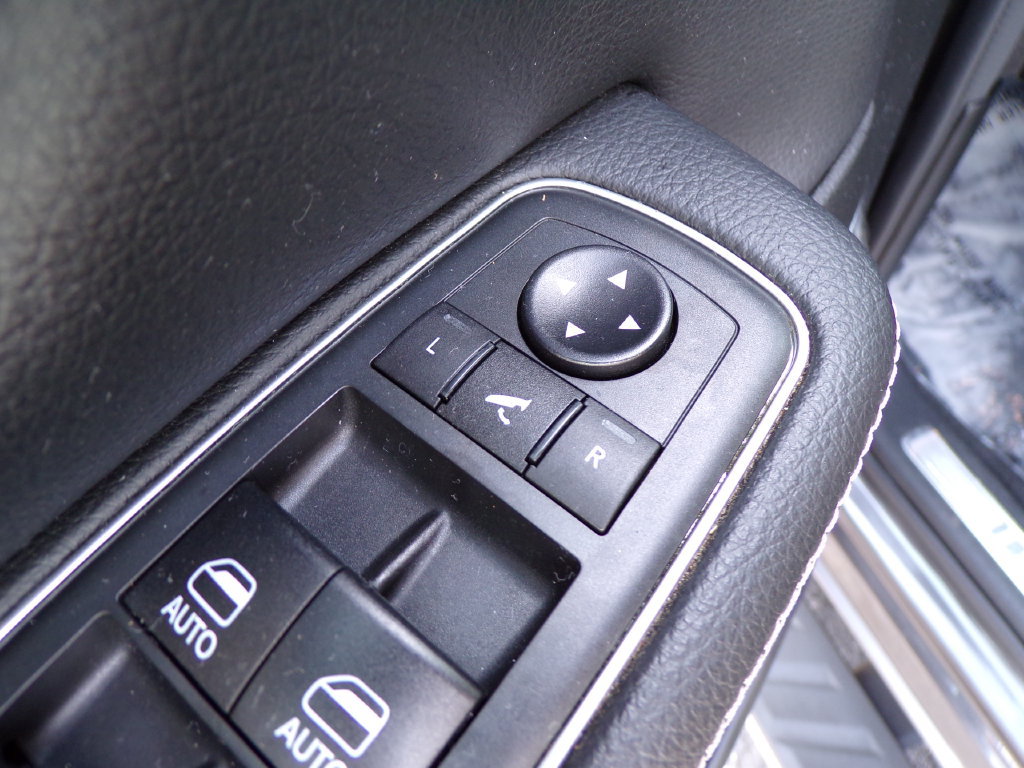 Used 2020 RAM 1500 Laramie AWD/4WD image 18