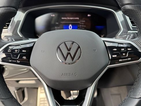 Used 2023 Volkswagen Tiguan SE R-Line FWD image 20