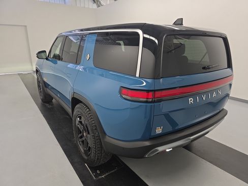 Used 2023 Rivian R1S Adventure AWD/4WD image 3