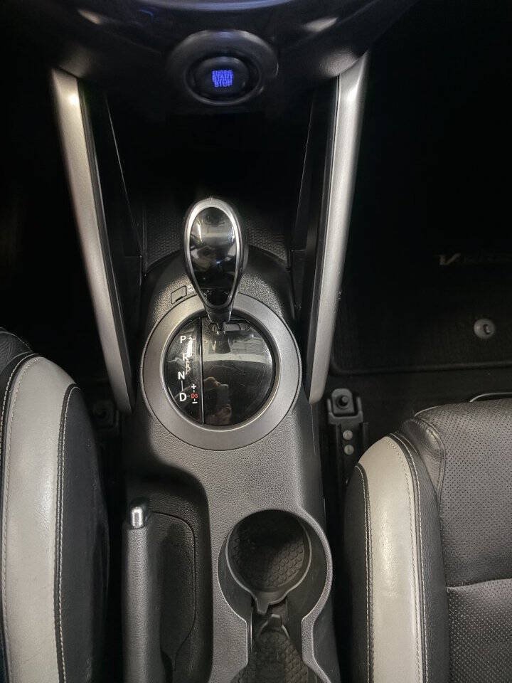 Used 2016 Hyundai Veloster Turbo FWD image 16