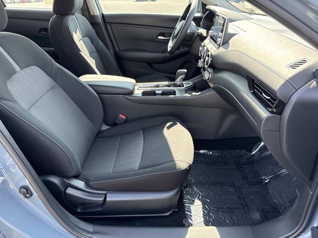 Used 2025 Nissan Sentra SV FWD image 20