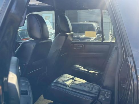 Used 2016 Lincoln Navigator L Select image 10