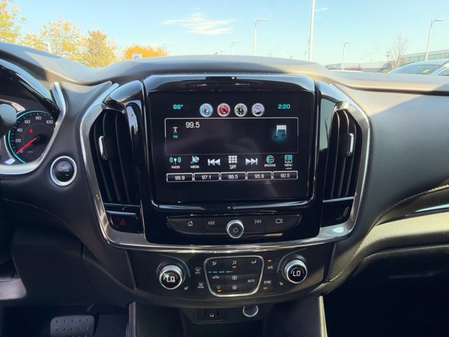 Used 2018 Chevrolet Traverse LT FWD image 16