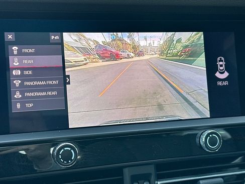 Certified 2024 Porsche Macan image 20