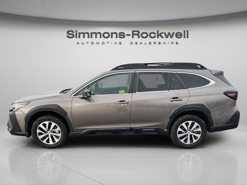 Used 2024 Subaru Outback Premium image 4