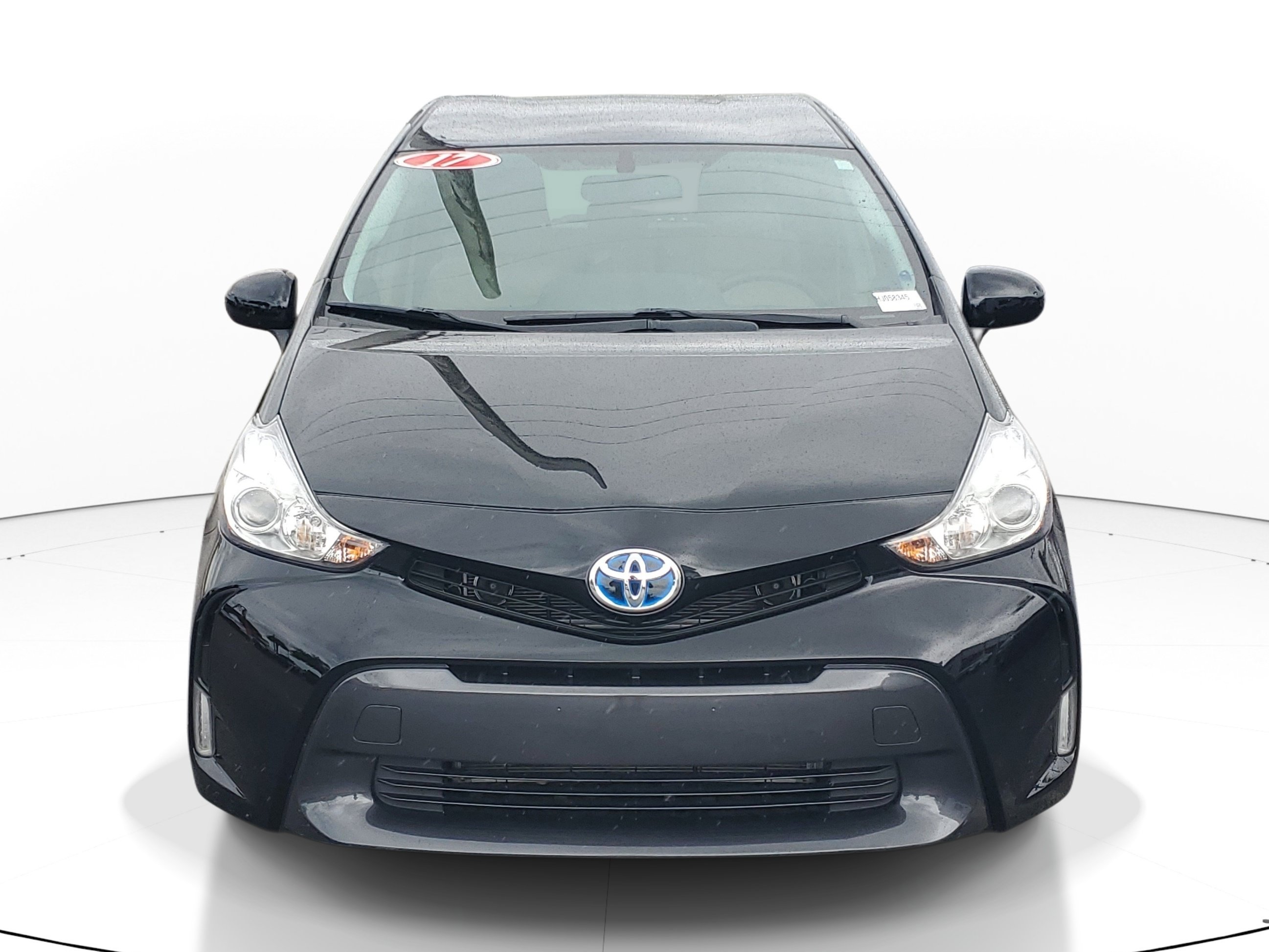 Used 2017 Toyota Prius V Four FWD image 2