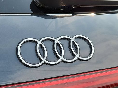 Used 2025 Audi Q5 Premium w/ Convenience Package AWD/4WD image 28