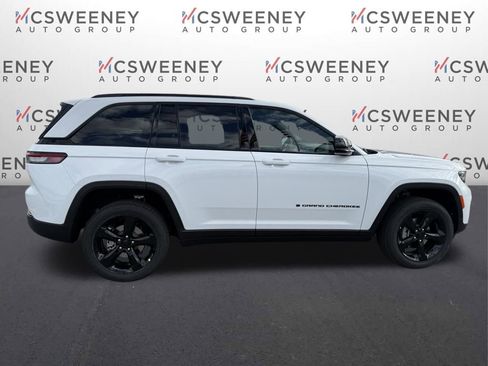 New 2025 Jeep Grand Cherokee Laredo image 6