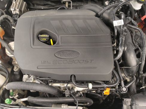 Used 2018 Ford Fusion SE w/ Equipment Group 201A FWD image 30