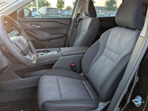 New 2026 Nissan Rogue SV FWD image 19