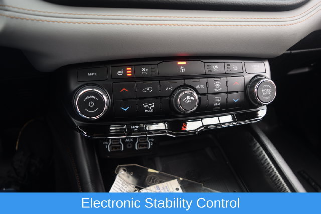 Used 2022 Dodge Durango R/T w/ Blacktop Package AWD/4WD image 11