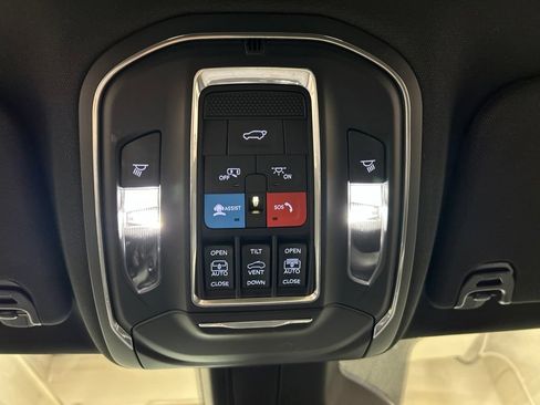 Used 2024 Jeep Wagoneer Series II w/ Convenience Group I AWD/4WD image 27