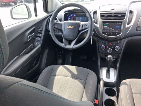 Used 2015 Chevrolet Trax LS FWD image 25