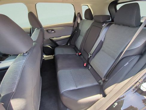 Certified 2023 Nissan Rogue SV FWD image 10