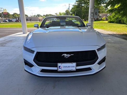 Used 2025 Ford Mustang Premium RWD image 8