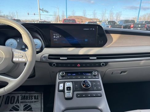 Used 2023 Hyundai Palisade Limited image 18