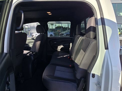 Used 2024 Nissan Titan SV w/ SV Convenience Package image 14