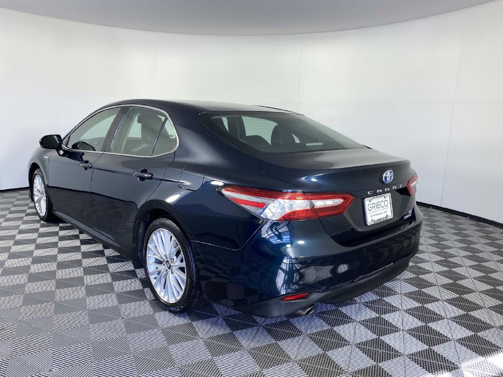 Used 2018 Toyota Camry XLE FWD image 6