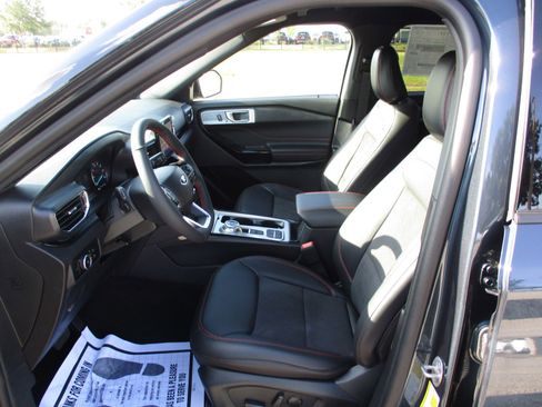 New 2024 Ford Explorer ST-Line w/ Class IV Trailer Tow Package image 20