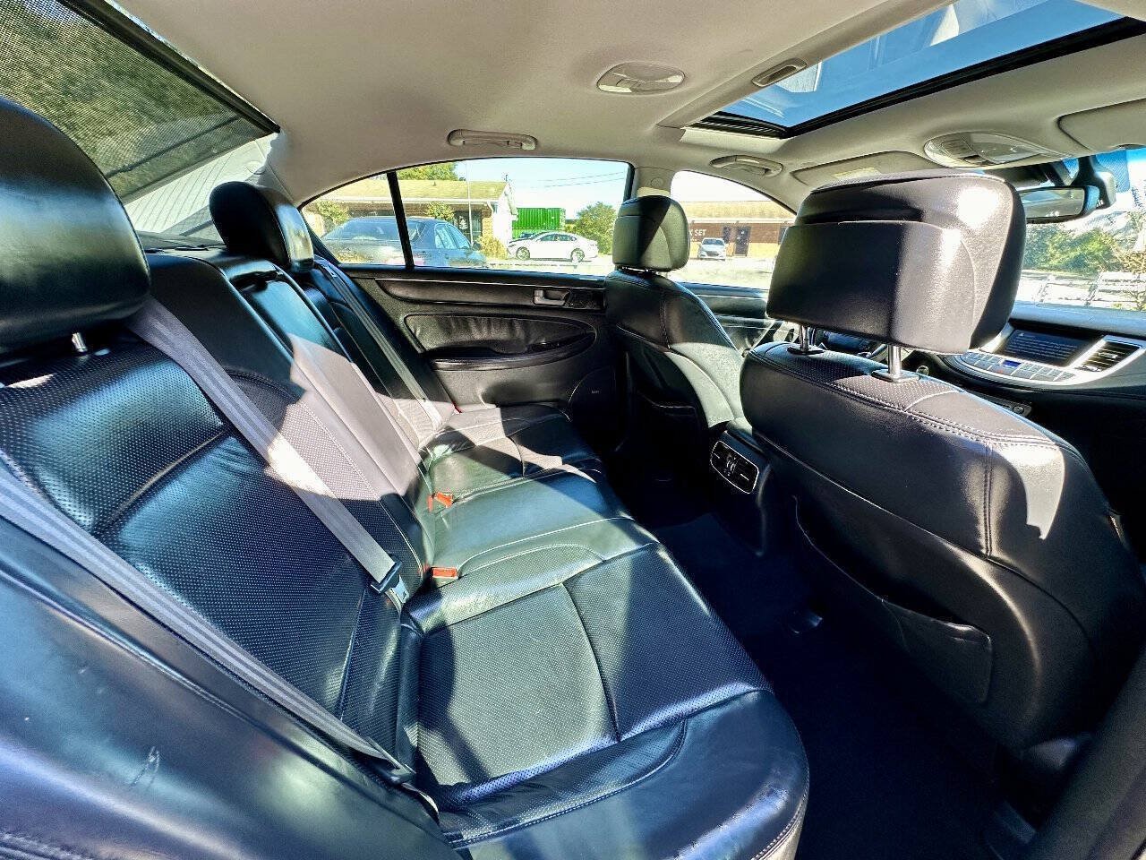 Used 2012 Hyundai Genesis 5.0 R-Spec RWD image 16