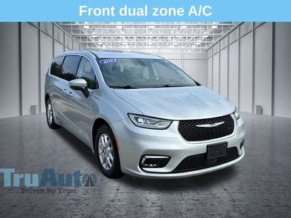 Used 2023 Chrysler Pacifica Touring-L