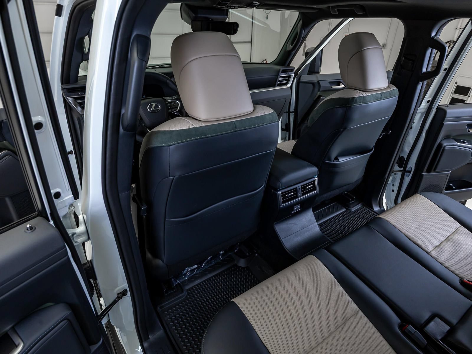 Used 2026 Lexus GX 550 AWD/4WD image 35