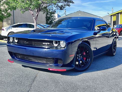 Used 2016 Dodge Challenger SRT Hellcat RWD image 2