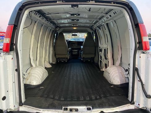 Used 2016 Chevrolet Express 2500 image 14