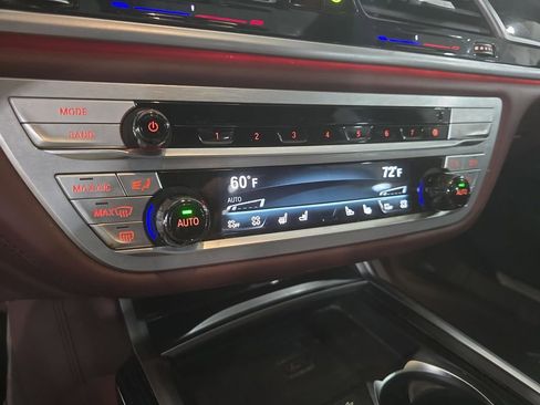 Certified 2022 BMW 740i w/ M Sport Package RWD image 17