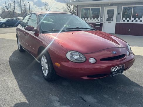 Used 1996 Ford Taurus GL image 2