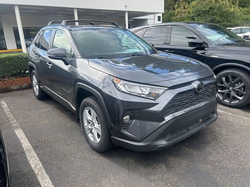 Used 2019 Toyota RAV4 XLE w/ Convenience Package image 2