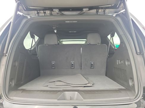 Used 2023 GMC Yukon XL SLT w/ SLT Premium Package AWD/4WD image 17