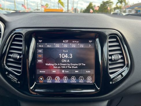 Used 2021 Jeep Compass Limited image 28