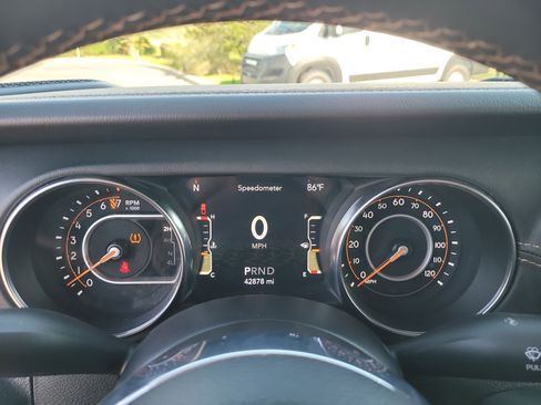 Used 2023 Jeep Gladiator Overland image 28