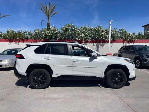 Used 2025 Toyota RAV4 SE w/ Convenience Package image 3