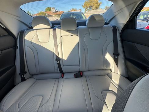 Used 2025 Hyundai Elantra Limited image 39